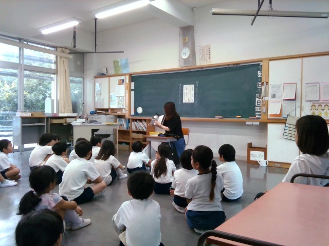 読み聞かせの朝４