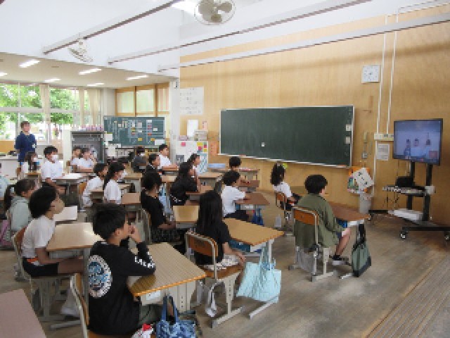 真剣に聞いています