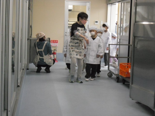 給食室に来ました