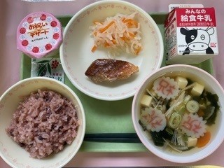 10月40周年記念お祝い給食.jpeg